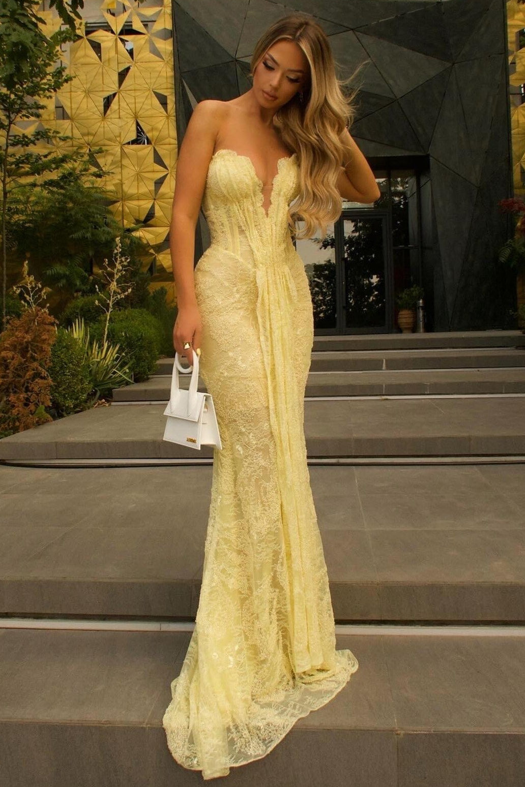 Lace Deep V-Neck Strapless Sleeveless Long Mermaid Prom Dress With Pleated