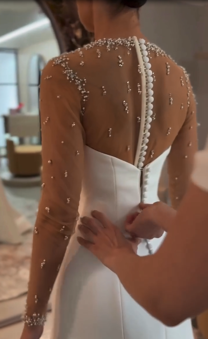 Elegant O-Neck Lace Beaded Long Sleeve Button Floor-Length Wedding Dre