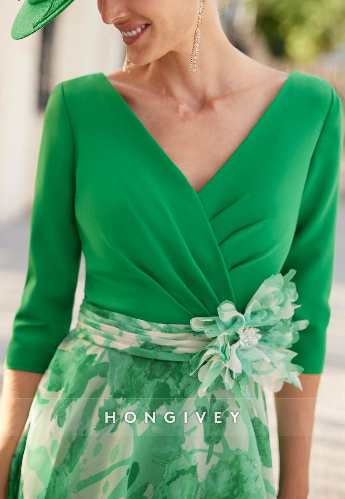 Floral Print Mother of the Bride A-line Tea-Length Pleated V Neck 3/4 Sleeve Cocktail Dresses