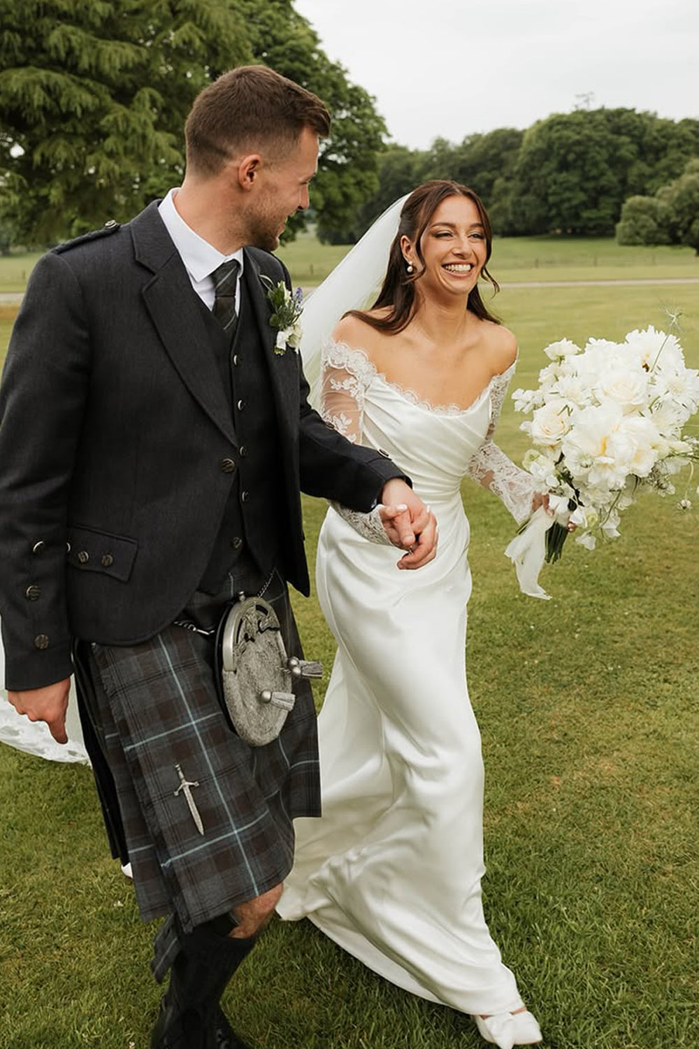 Elegant Mermaid Off the Shoulder Satin Wedding Dresses with Lace Long Sleeves