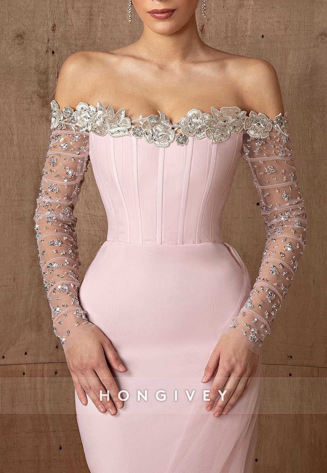 Off the Shoulder Long Sleeves Light Pink Trumpet Evening Gowns with Tulle trailing