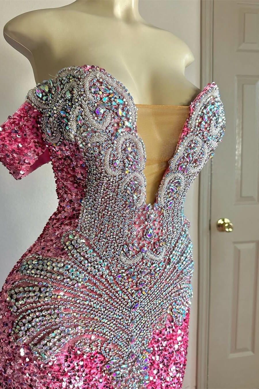 Gorgeous Pink Off-the-Shoulder Sequins Prom Dress Mermaid V-Neck With Beadings