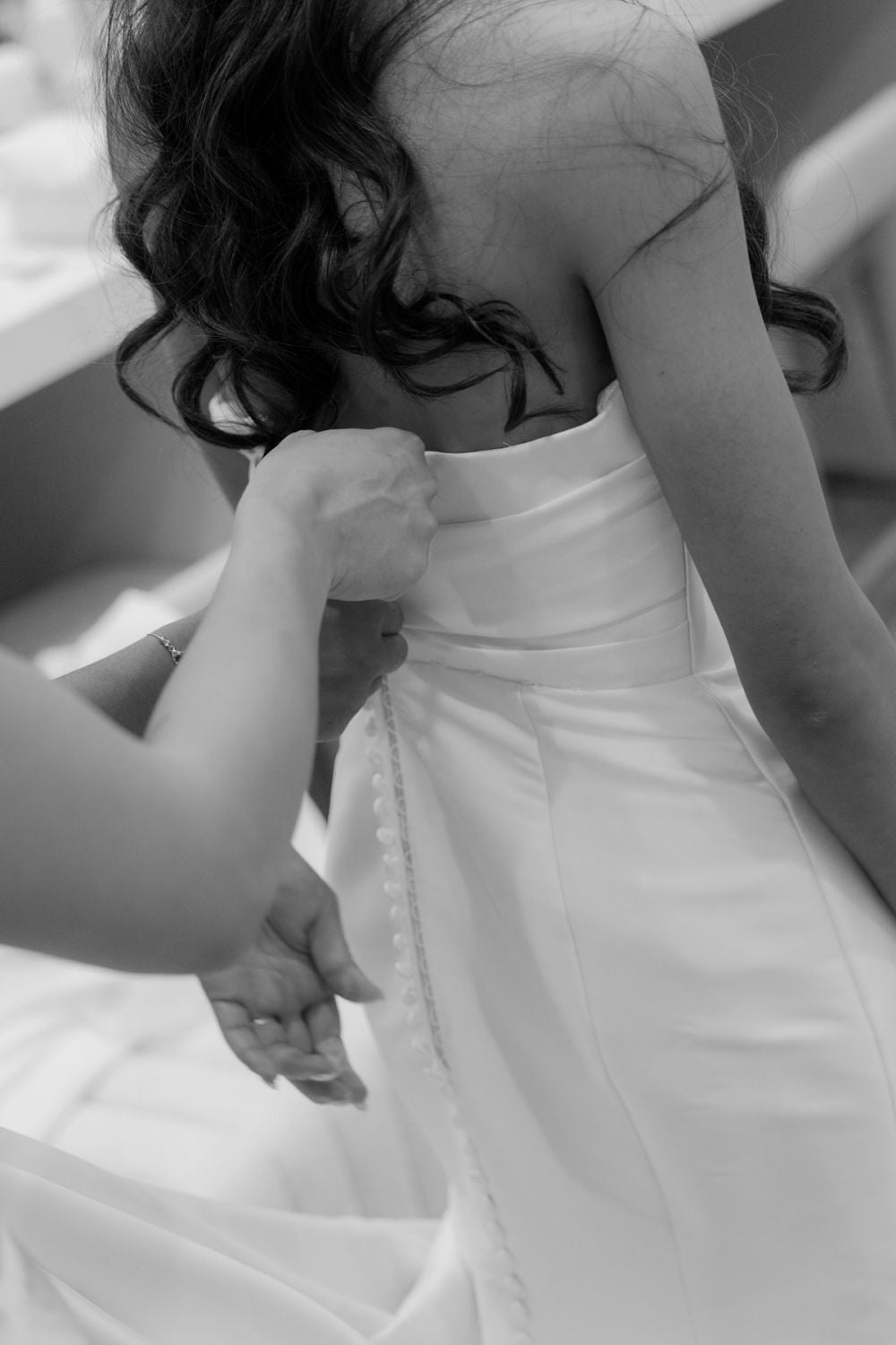 Stunning Mermaid Strapless White Satin Long Wedding Dress with Sweep Train