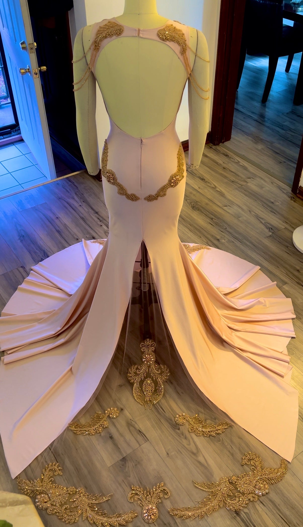 Beaded Applique Sleeveless Backless Mermaid Floor-Length Prom Dress