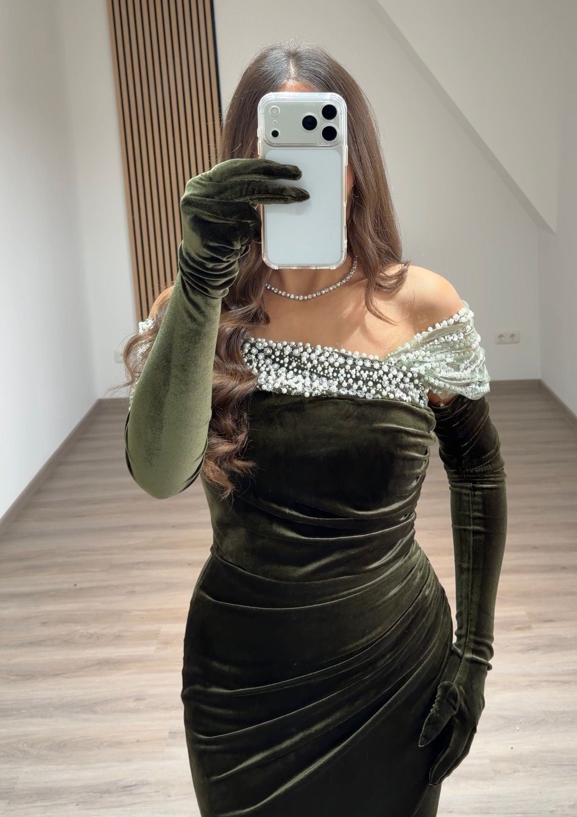 Black Long Sleeve Velvet Trumpet Pleated Floor-Length Evening Gowns