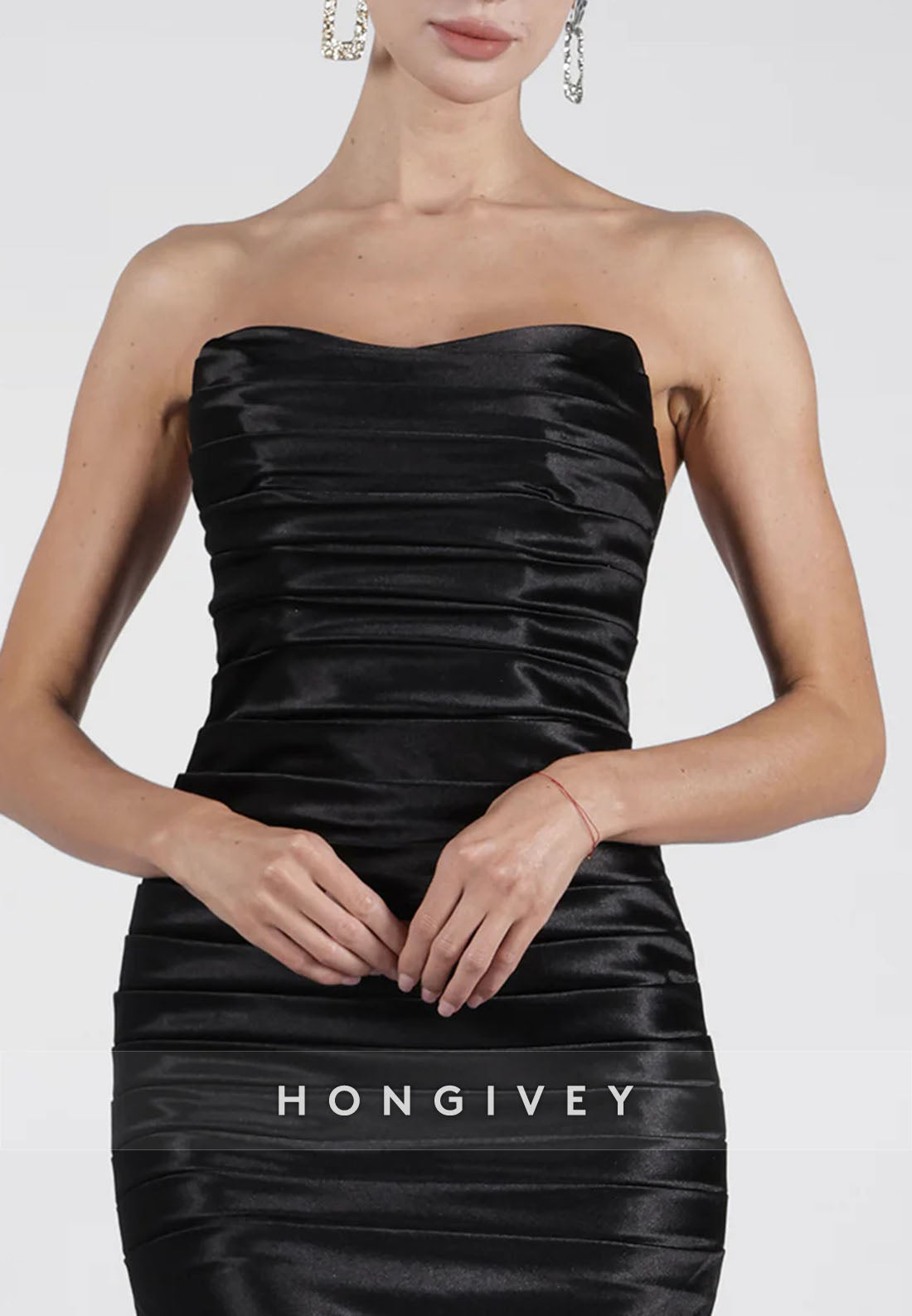 Chic Black Strapless Ruched Sheath Ruched Short Homecoming Dress