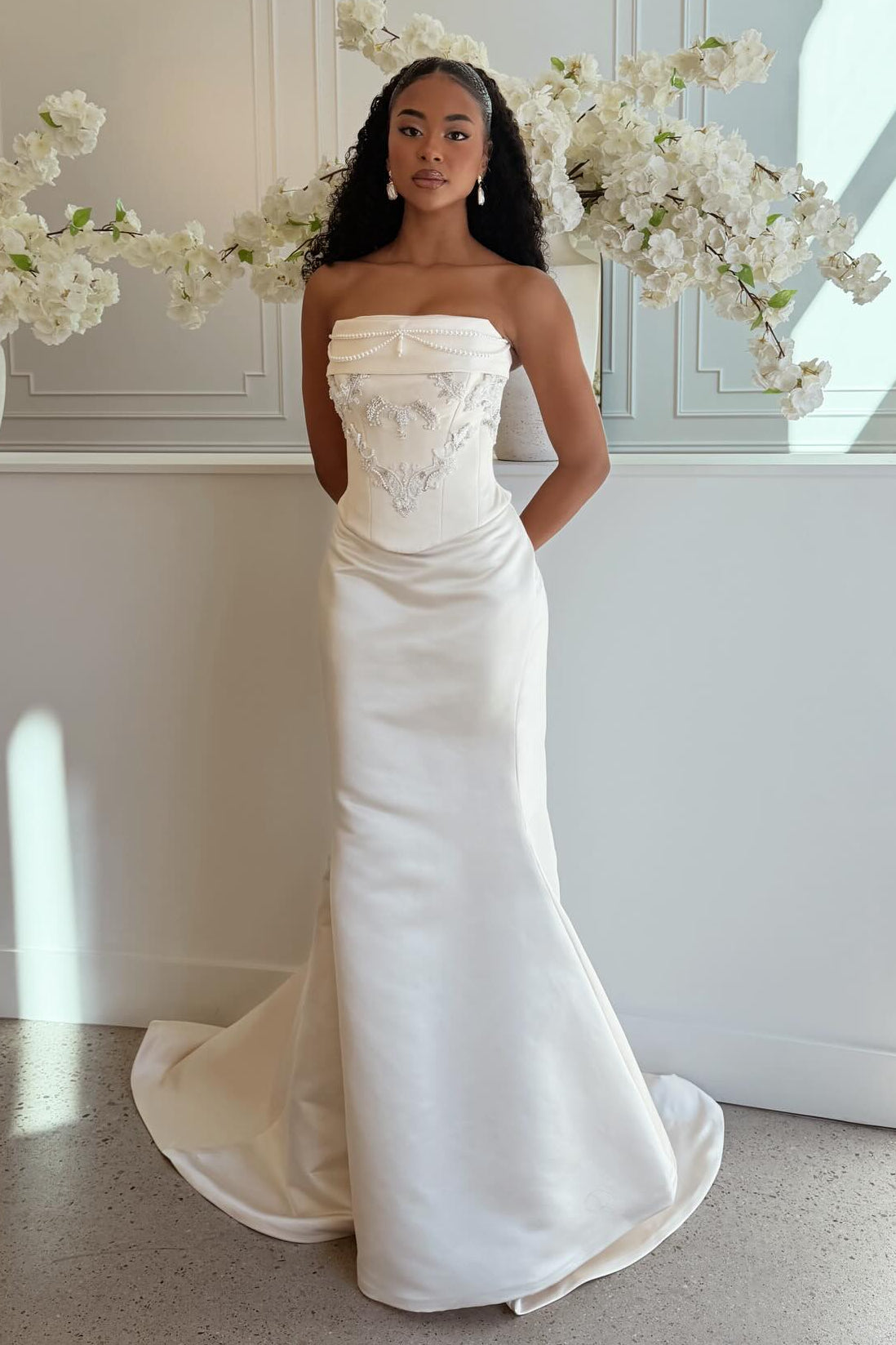 Beaded Applique Strapless Sleeveless Mermaid Wedding Dress