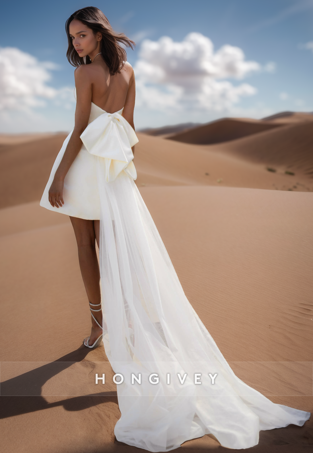 Above-Knee Strapless Bowknot Beach Wedding Dresses with Sweep Train