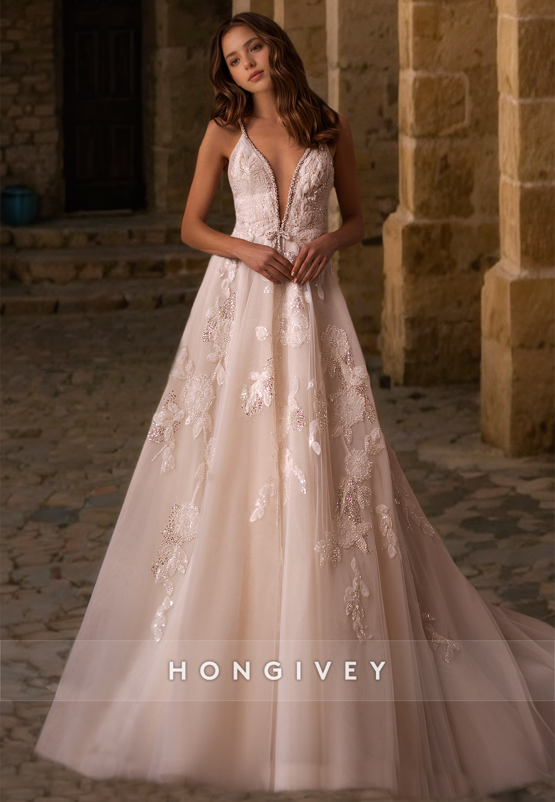 Sexy Tulle A-Line V-Neck Spaghetti Straps Appliques Beaded Wedding Dre Sexy Tulle A-Line V-Neck Spaghetti Straps Appliques Beaded Wedding Dre