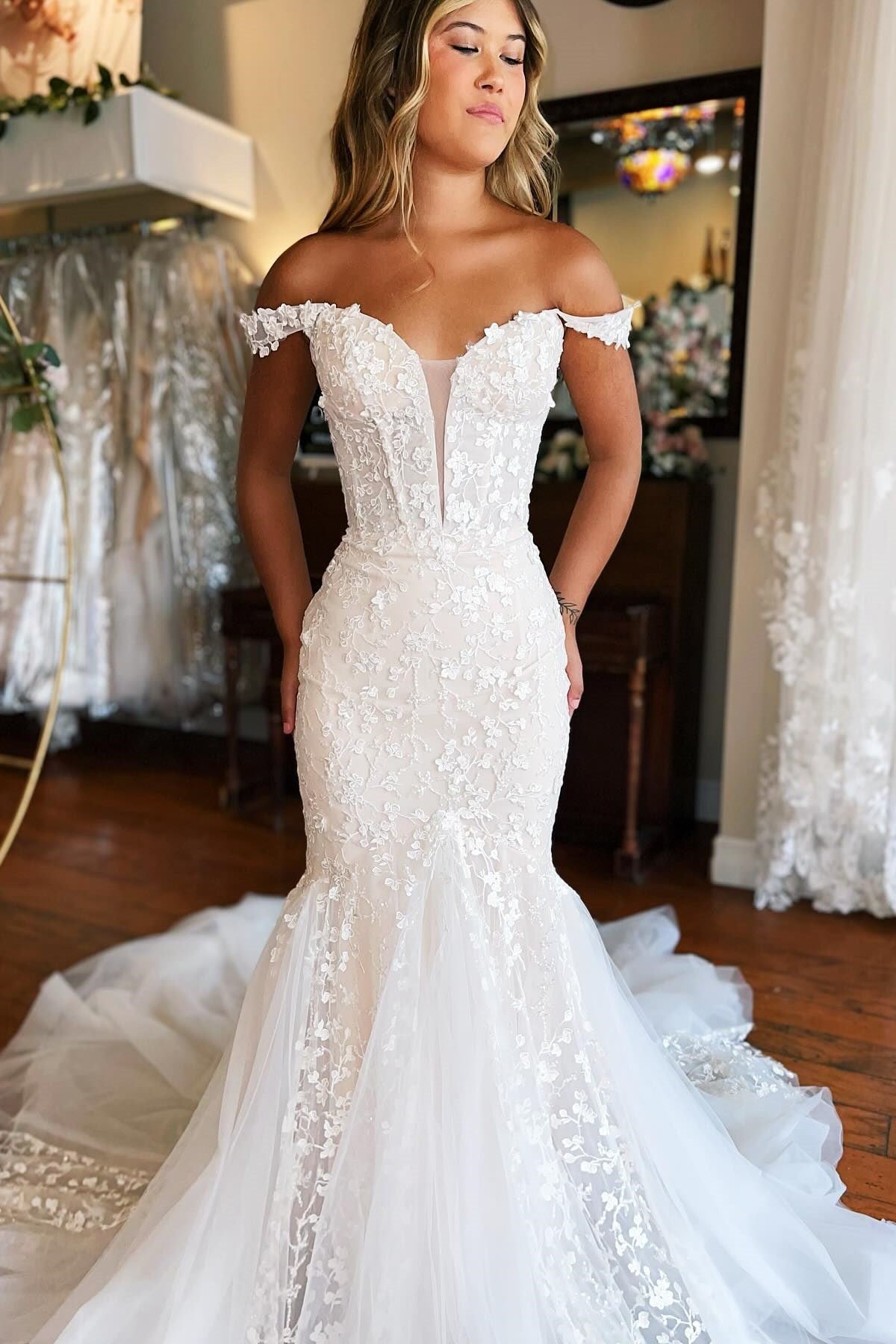 White Lace Off-the-Shoulder Trumpet Wedding Dress