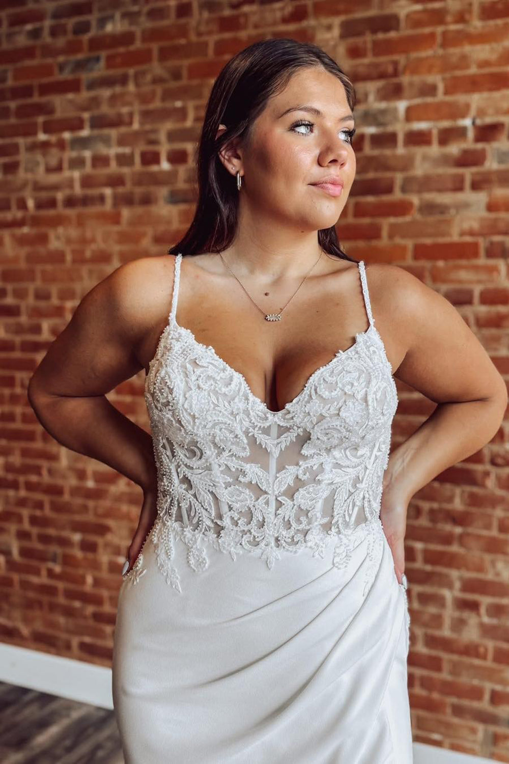 Mermaid V Neck Satin Lace Wedding Dresses for Bride Long Sleeves Wedding Gowns