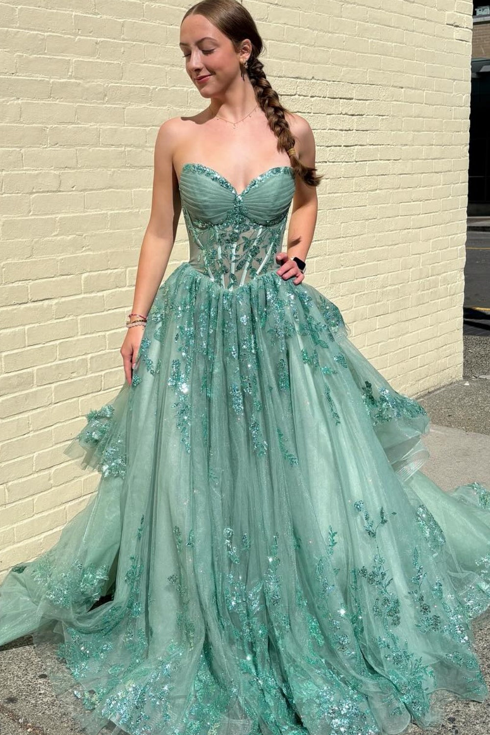 A-Line Strapless Sleeveless Pleated Appliques Tiered Green Prom Dress WU1608
