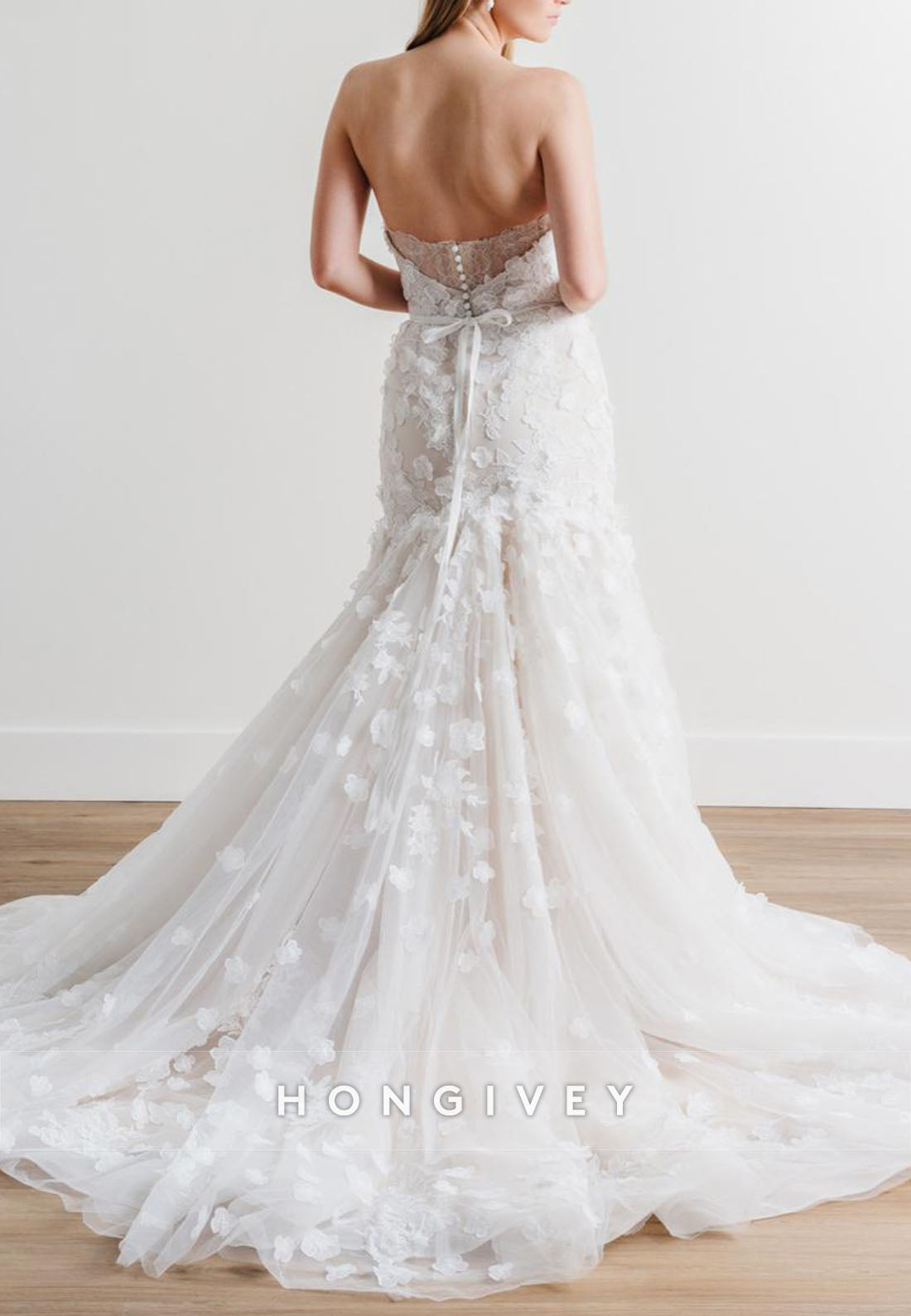 Long Sleeves Tulle Mermaid Low Back Wedding Dresses with Appliques