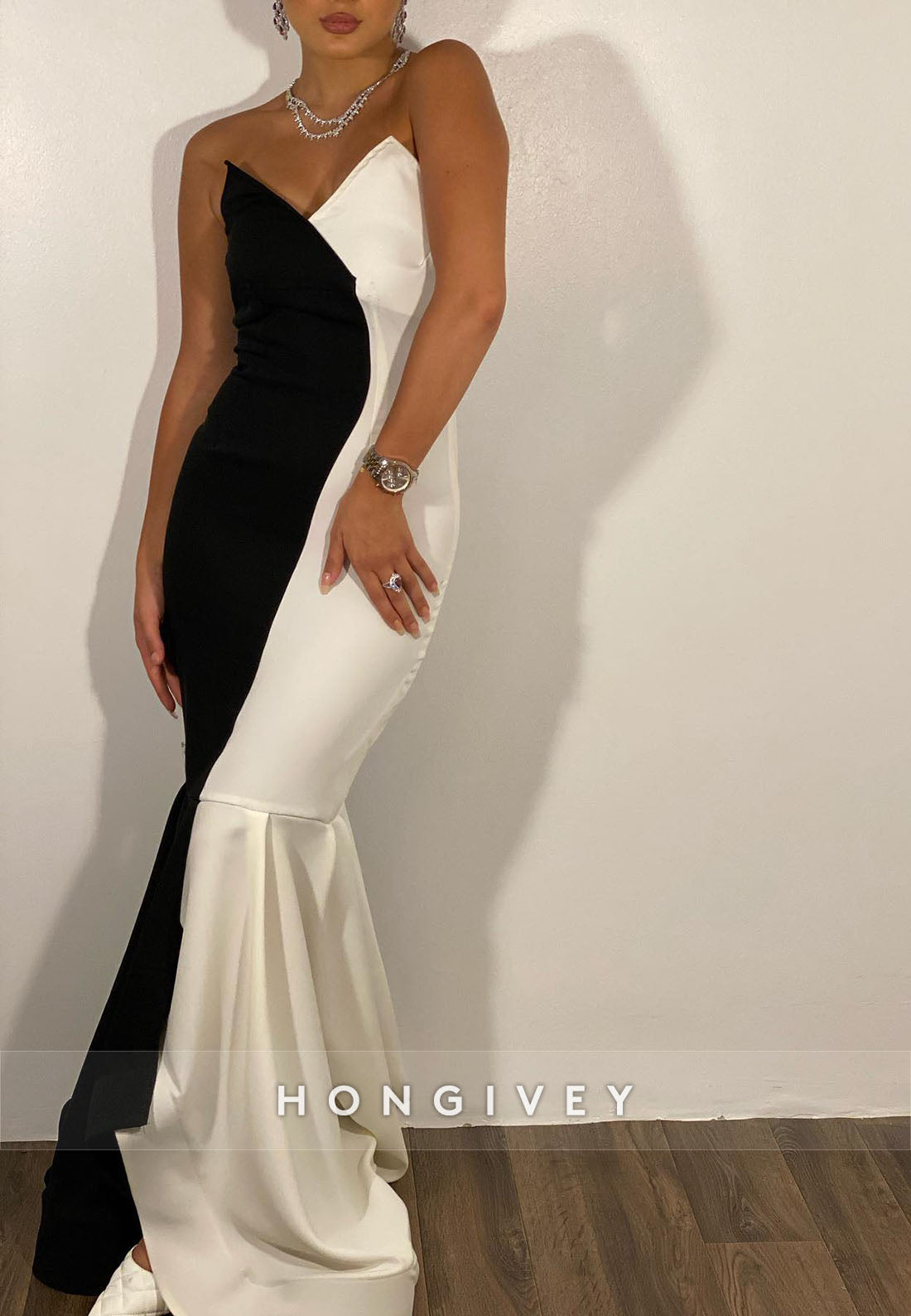 Chic Mermaid V Neck Pleated Floor-Length Evening Gown