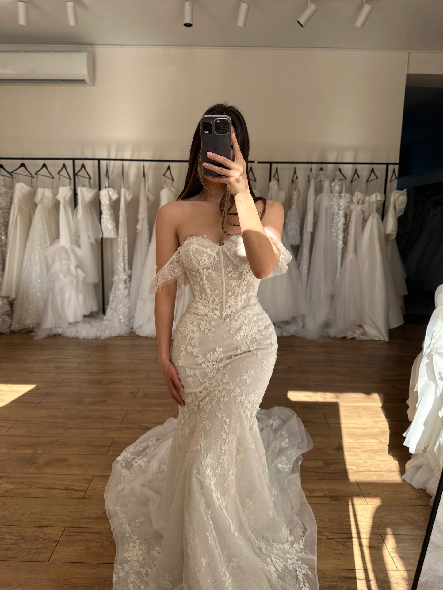 Off-the-Shoulder Corset Mermaid Wedding Dress