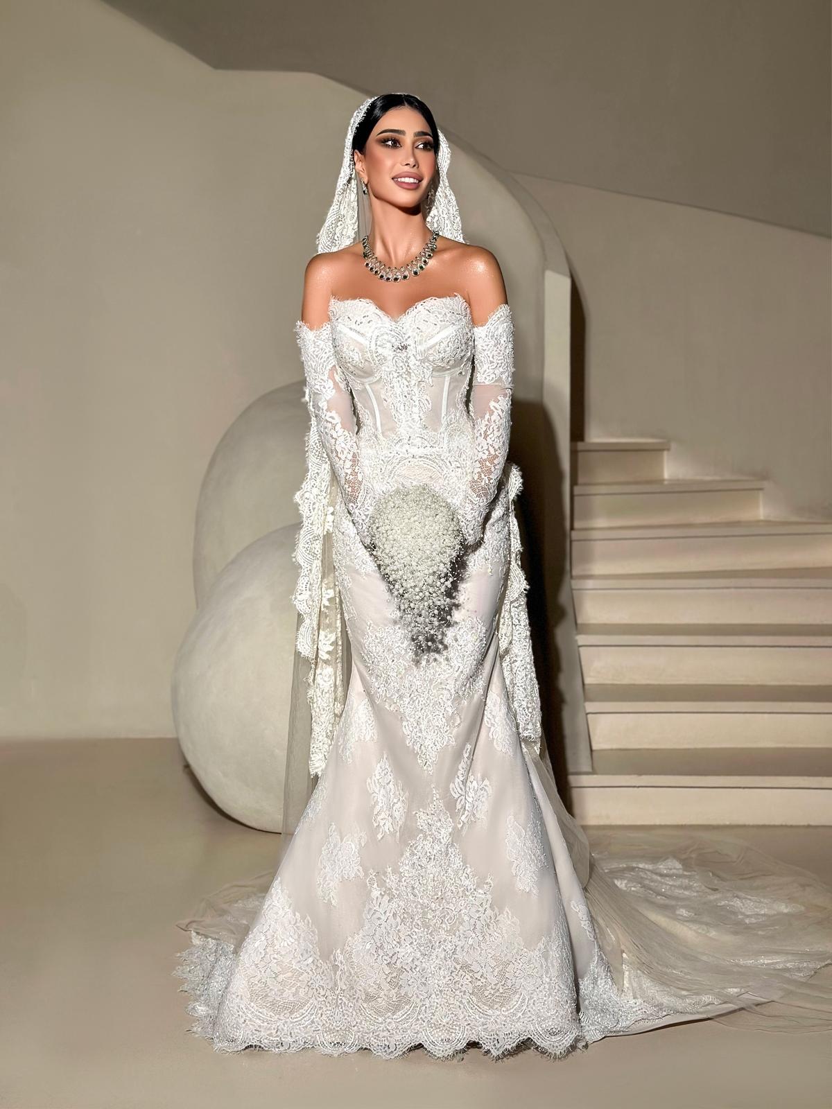 Off-the-Shoulder Lace Mermaid Wedding Dress
