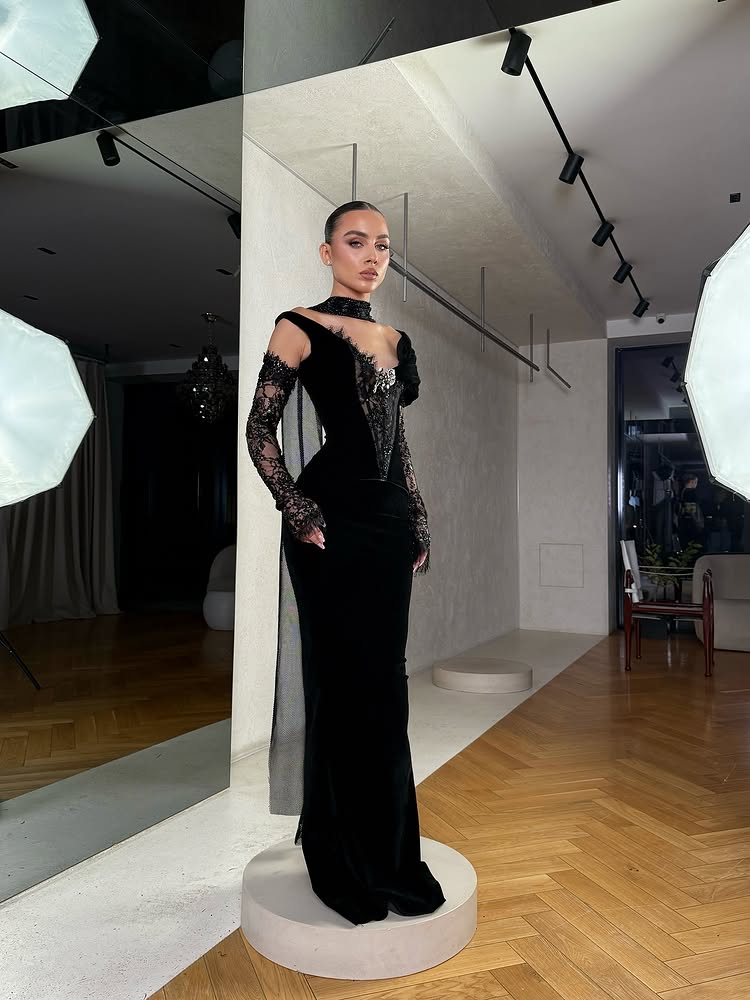 Sexy Black One Shoulder Lace Long Sleeve Mermaid Prom Dress