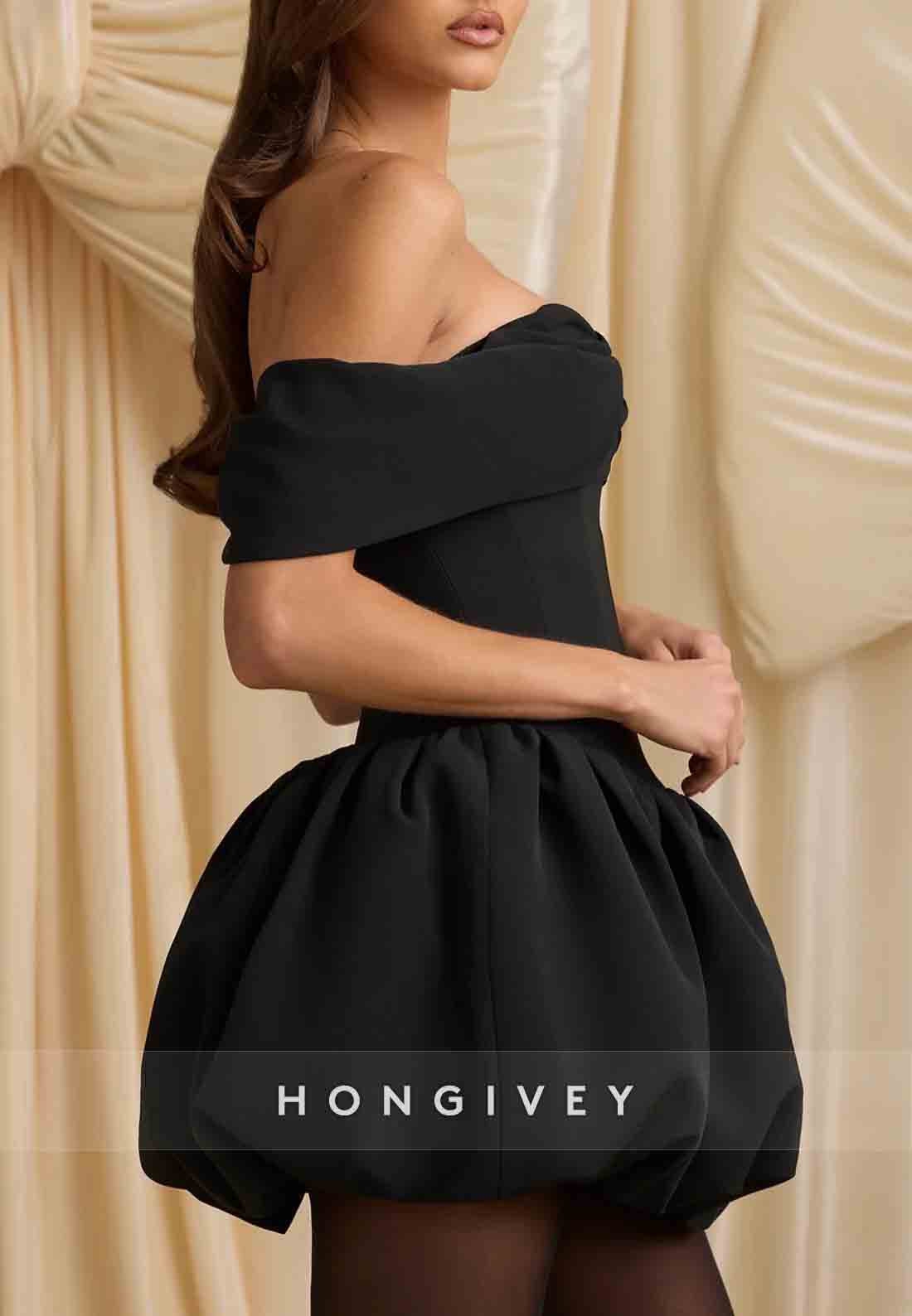 Low V-Neck Little Black Dresses Off the Shoulder A-Line Low Back Mini Homecoming Dresses