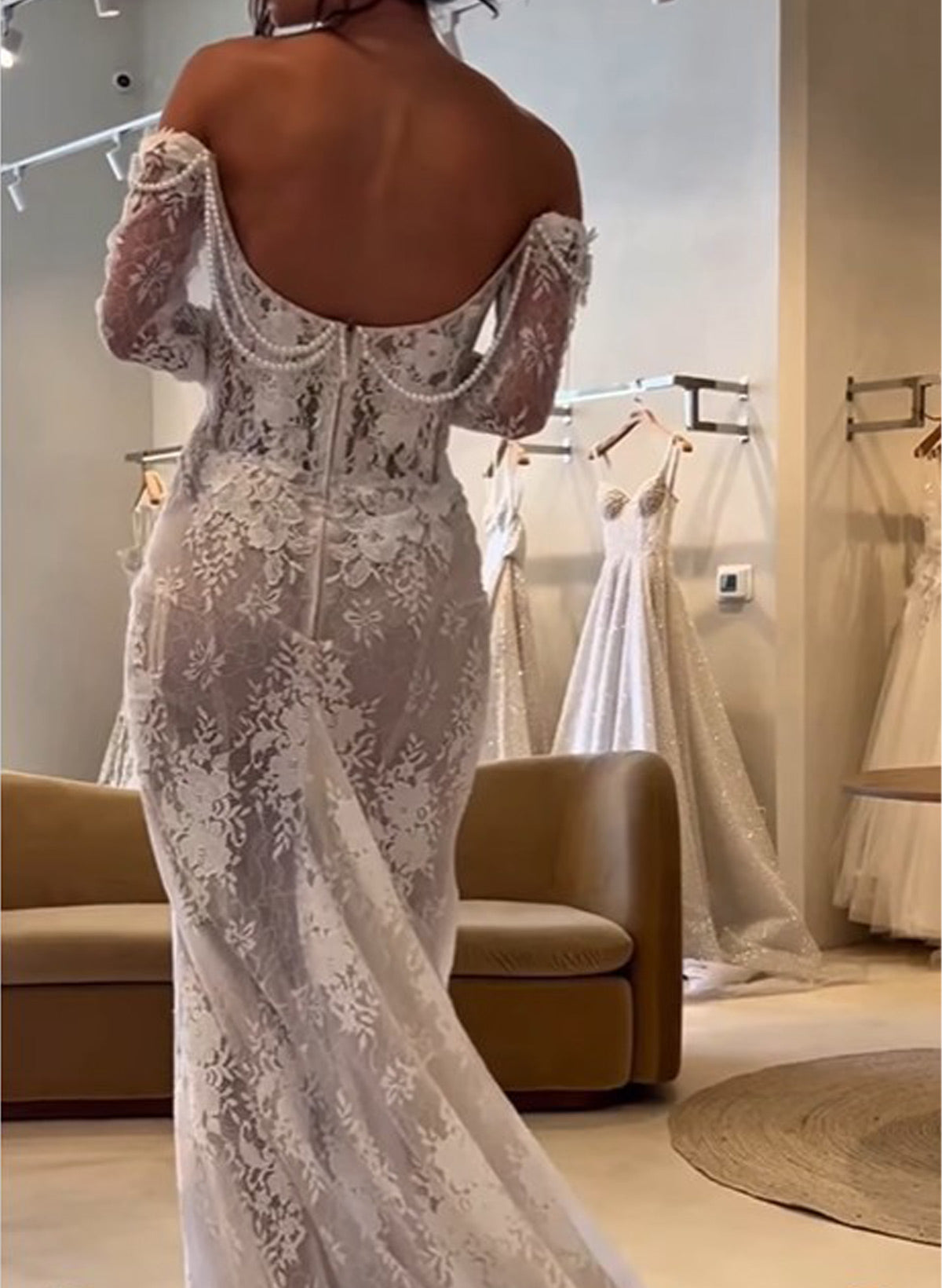 Off-The-Shoulder Detachable Sleeves Sweep Train Lace Wedding Dresses With Beading Appliques