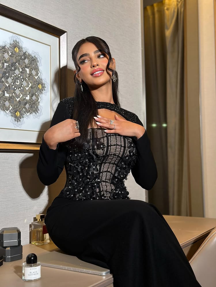 Black Flowers Cut Outs Long Sleeve Mermaid Beaded Evening Women