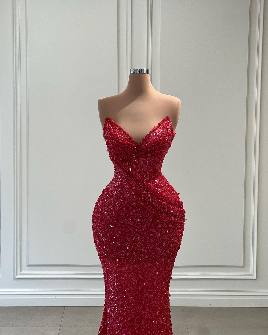 Glitter Trumpet V-Neck Strapless Fully Sequined Long Prom Dress