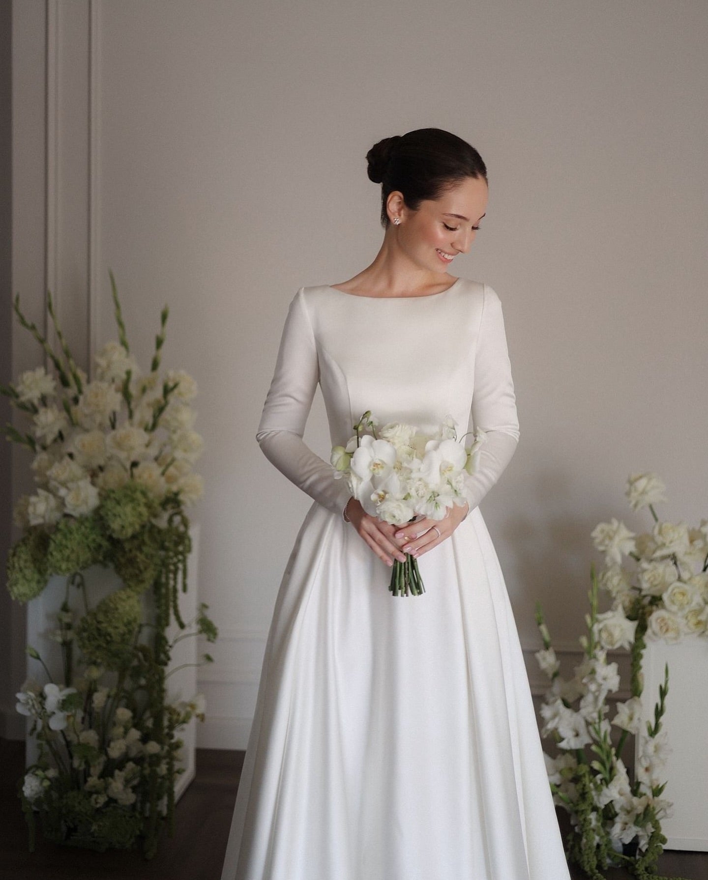 Elegant Long Sleeve A-Line Floor-Length Wedding Dress