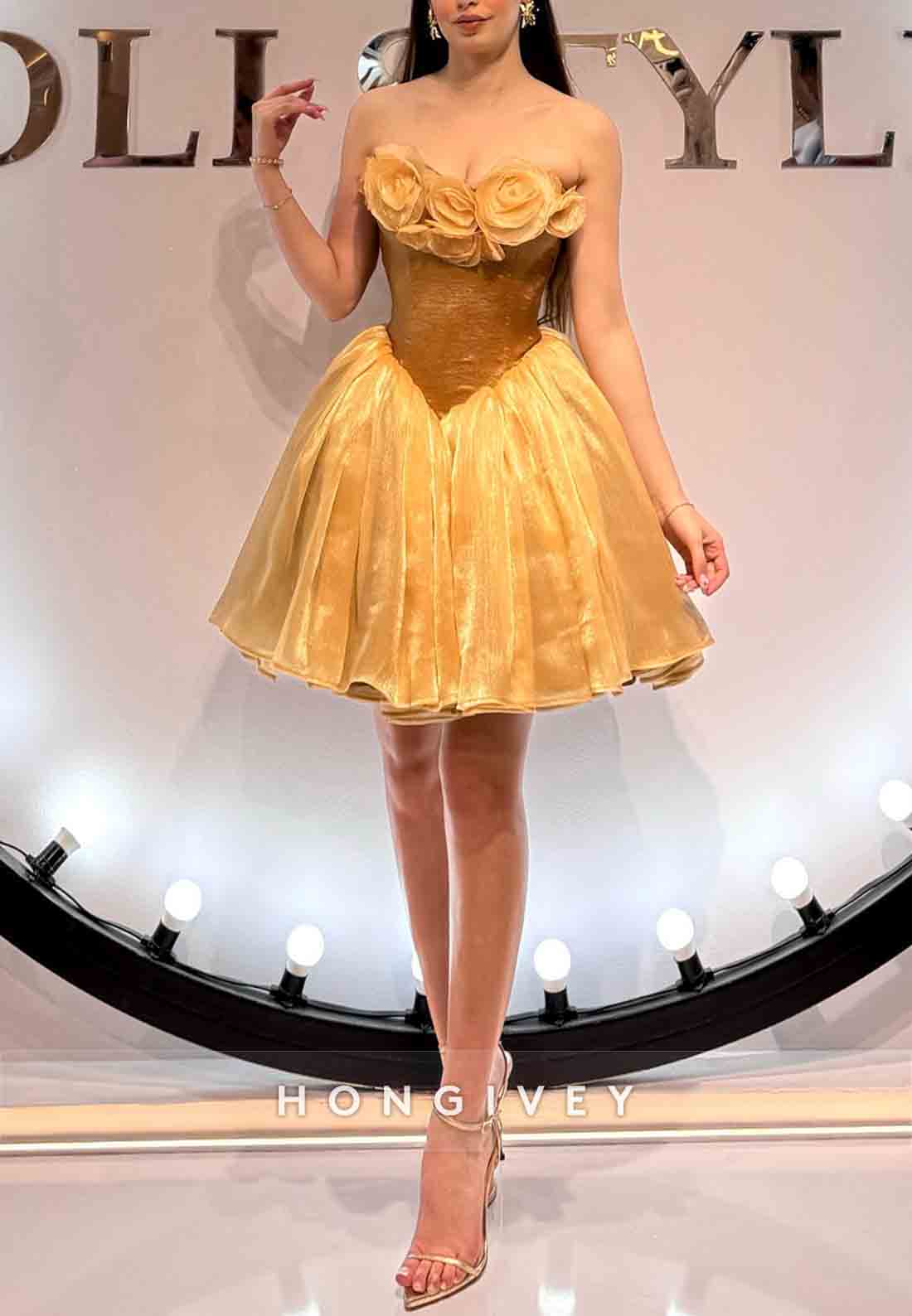 Golden Flowers Strapless Short Pleated Sleeveless Princess Homecoming Dresses