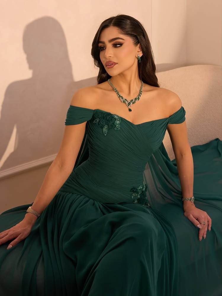 Off the Shoulder Green Sleeveless A-Line Sequins Applique Shawl Evening Dress