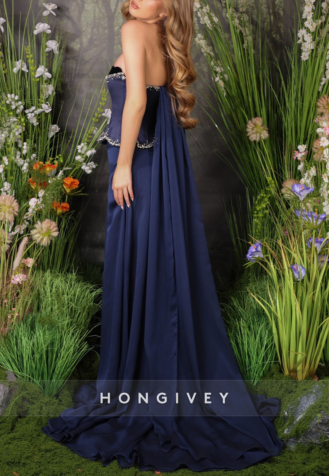 Navy Blue A-line Watteau Train Sweetheart Strapless Pleated Evening Gown