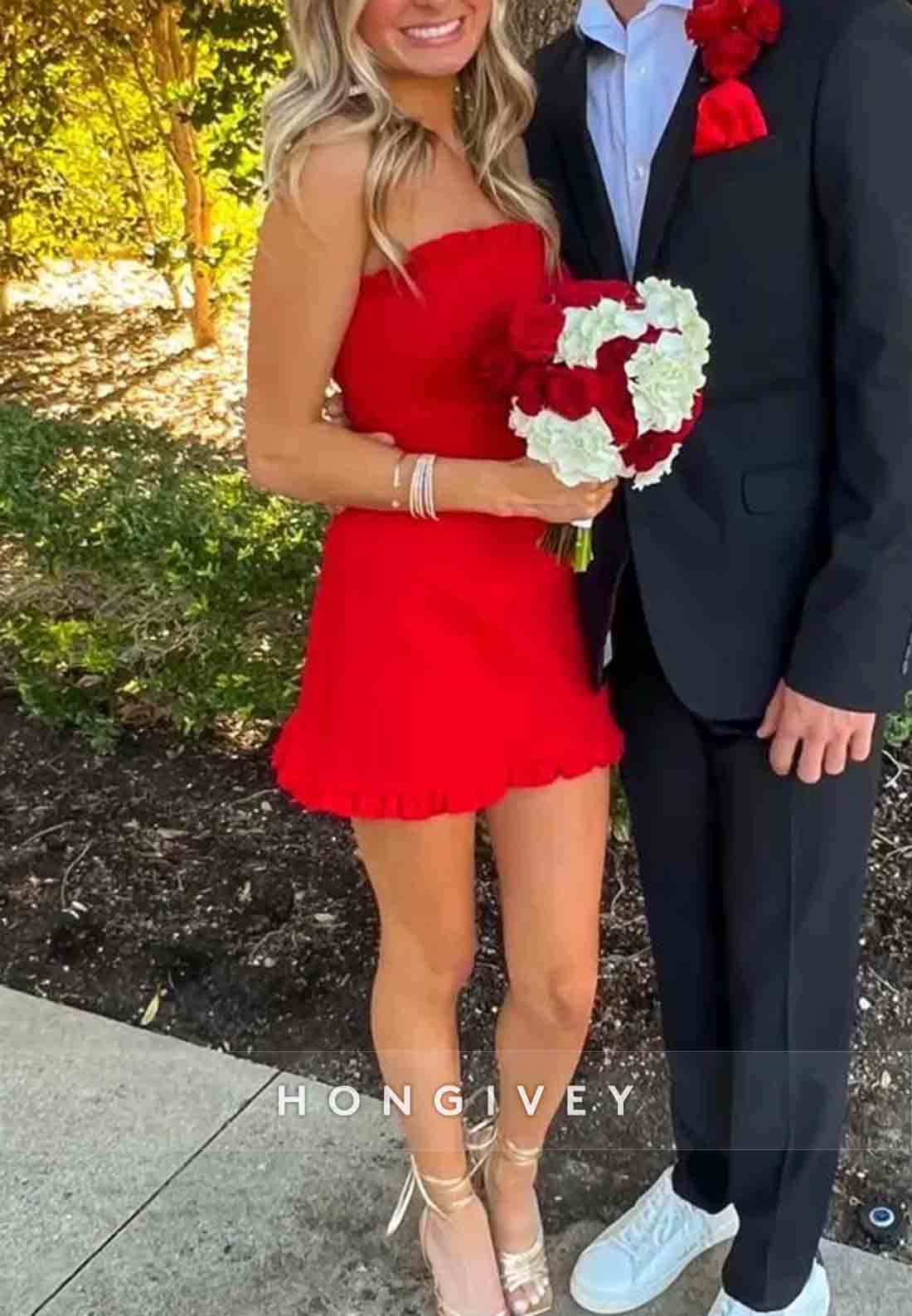 Chic Red Strapless Pleated Sleeveless Ruched Mini Homecoming Dresses