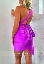 Low V-Neck Mini Sheath Tie Back Sleeveless Homecoming Dresses with Bowknot