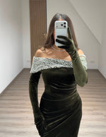 Black Long Sleeve Velvet Trumpet Pleated Floor-Length Evening Gowns