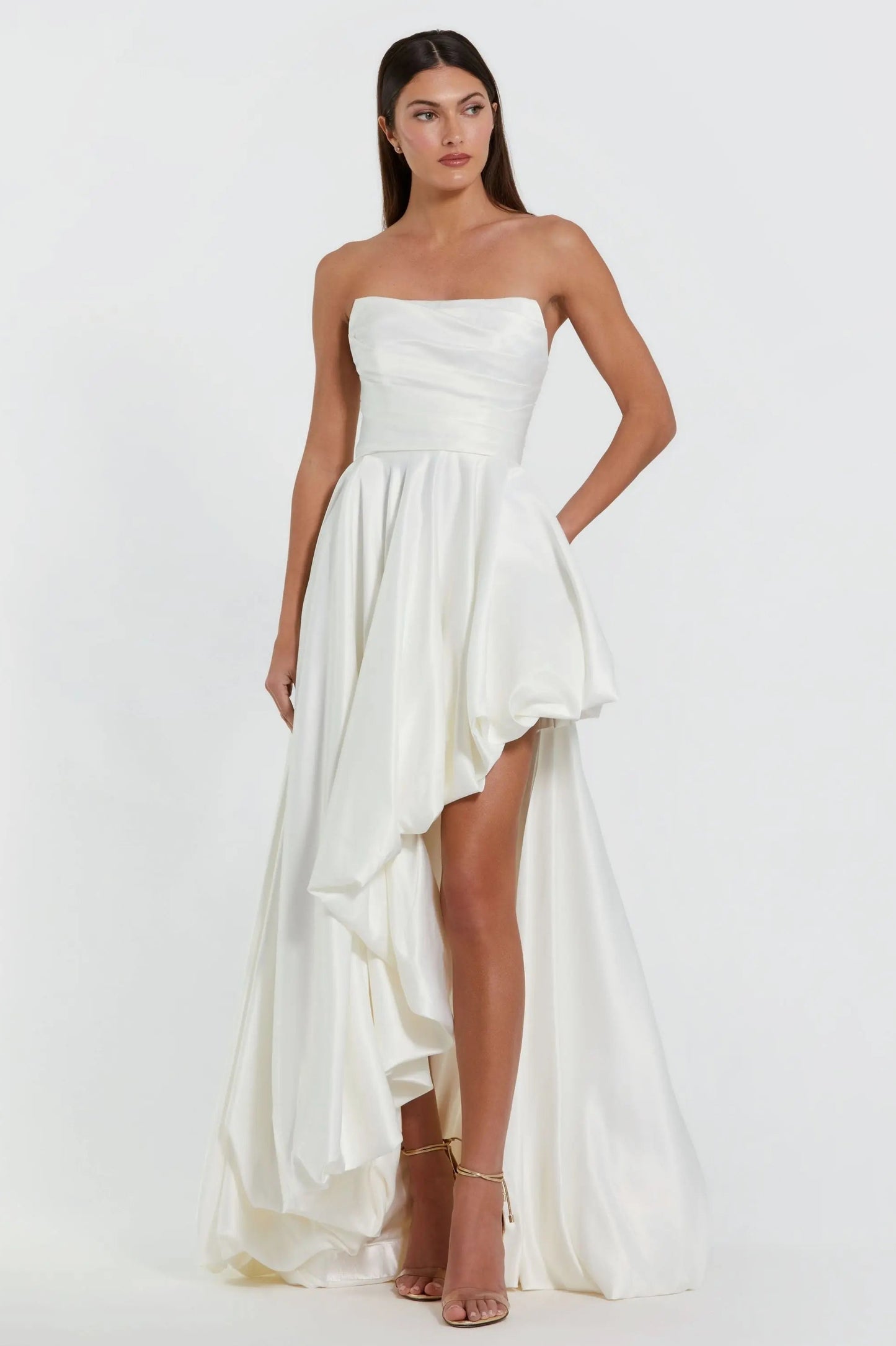 Strapless Sleeveless A-Line Side Side Ruffles Wedding Dress