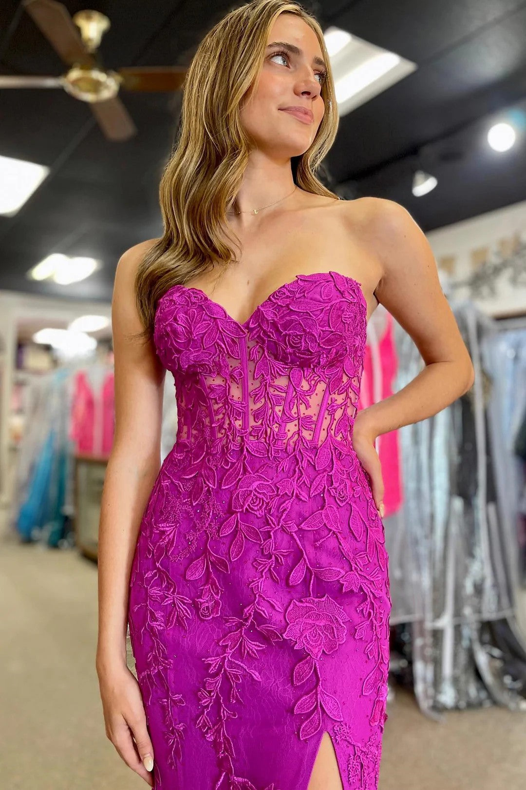 Elegant Mermaid Strapless Prom Dress with Lace Appliques and Slit