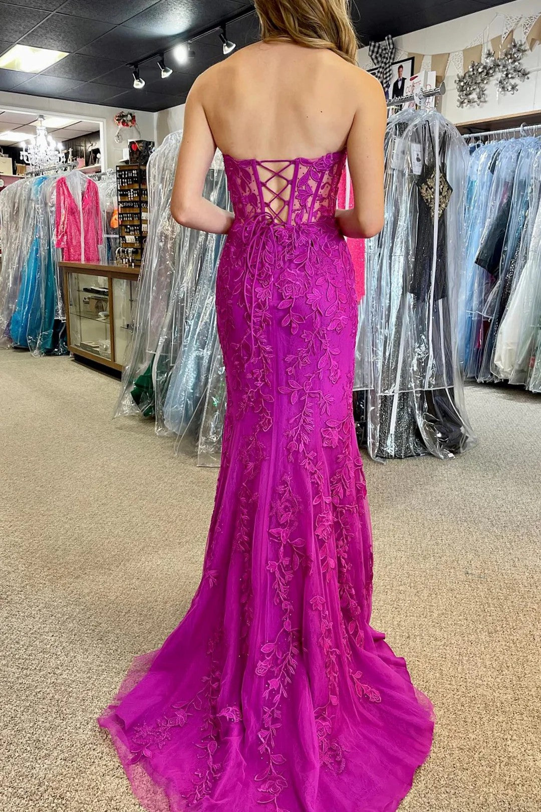 Elegant Mermaid Strapless Prom Dress with Lace Appliques and Slit