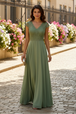 Green V-Neck Sleeveless Applique A-Line Mother of the Bride Dress