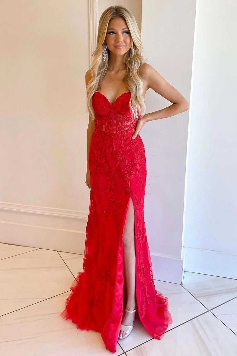 Elegant Mermaid Strapless Prom Dress with Lace Appliques and Slit