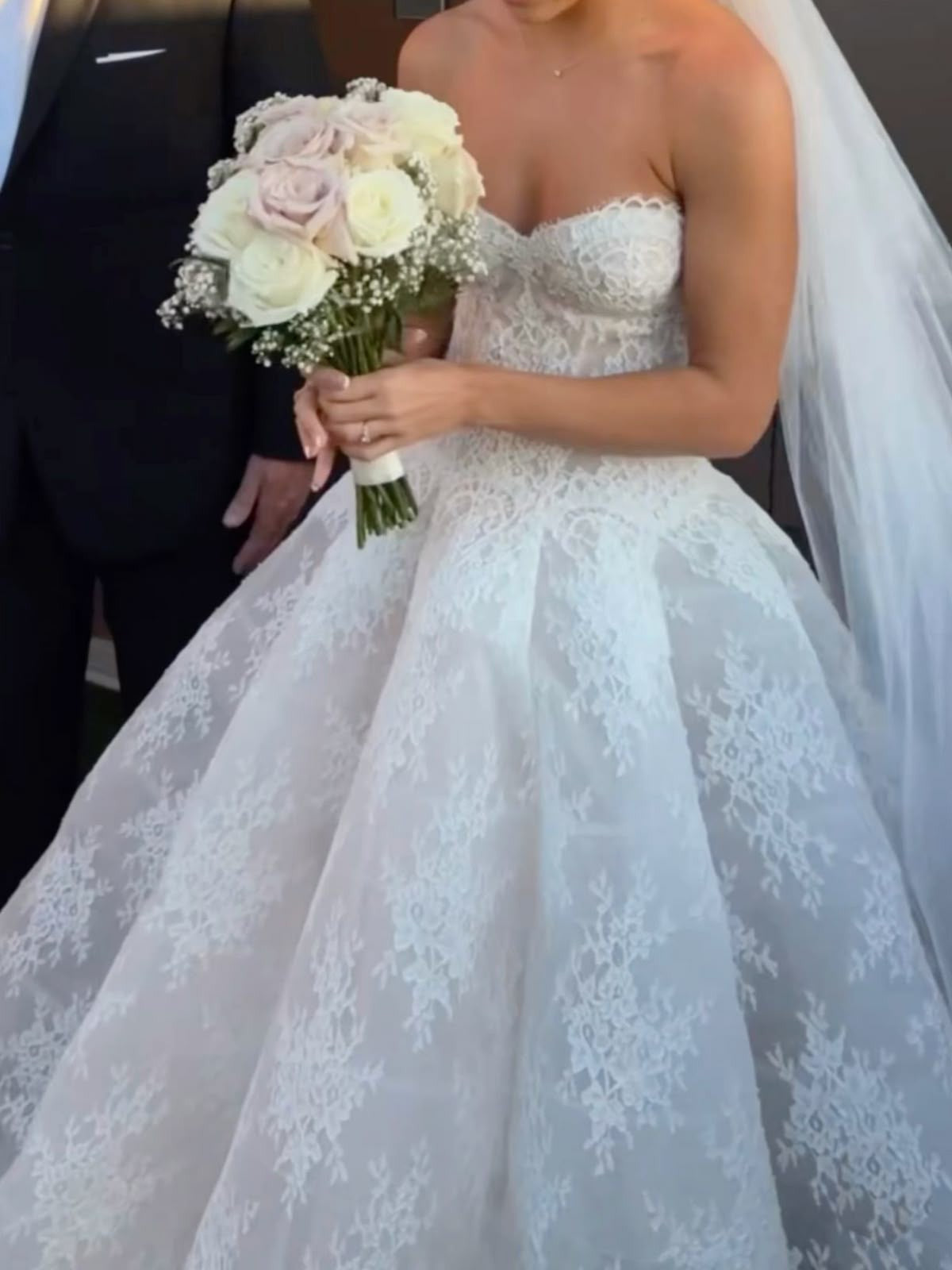 Sweetheart Sleeveless Lace A-Line Floor-Length Wedding Dress