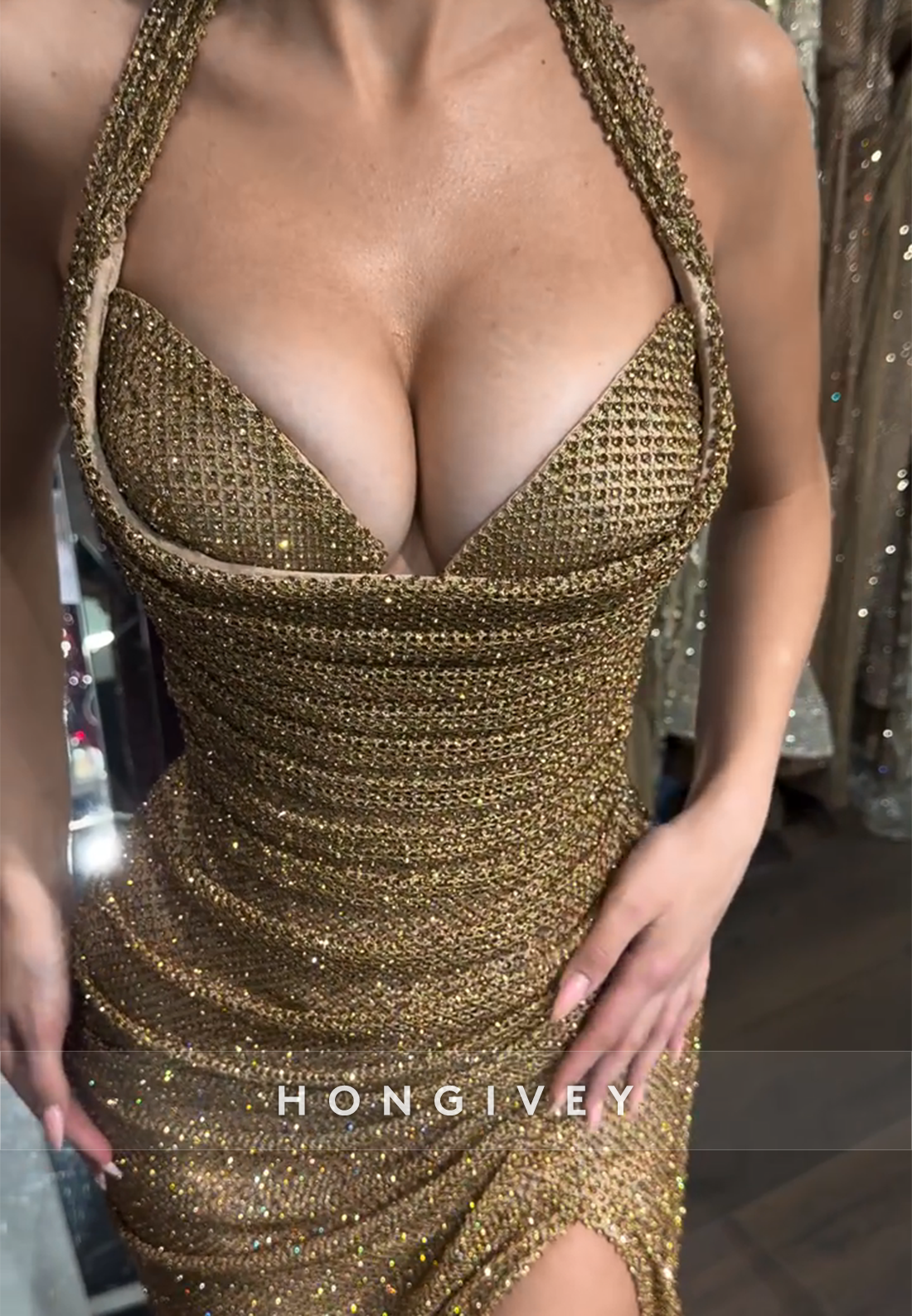 Golden Sparkly Halter Column V-Neck Pleated Prom Dresses with High Slit