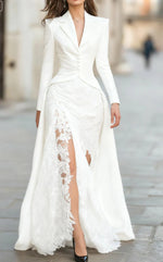 Long Sleeves V-Neck Formal Wedding Appliqued Floor-Length Evening Gowns