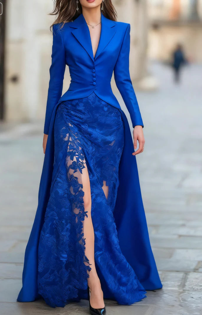 Long Sleeves V-Neck Formal Wedding Appliqued Floor-Length Evening Gowns