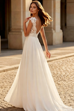 Vintage Boho A-Line Plunge Neck Lace/Chiffon Wedding Dresses With Low Back