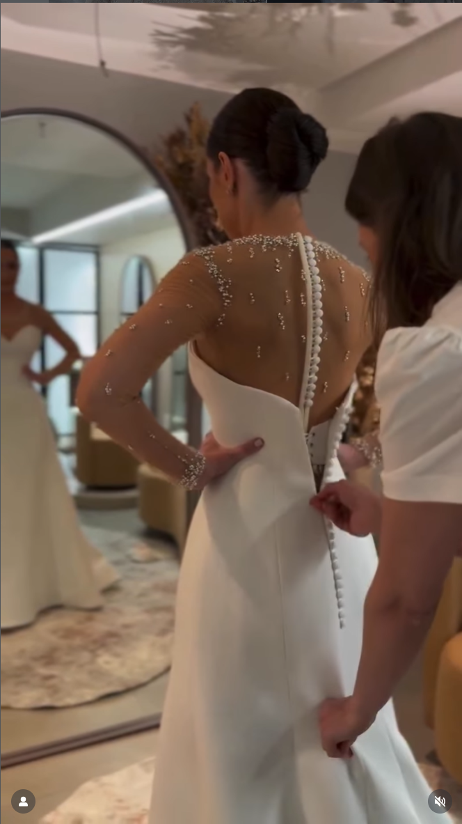 Elegant O-Neck Lace Beaded Long Sleeve Button Floor-Length Wedding Dress