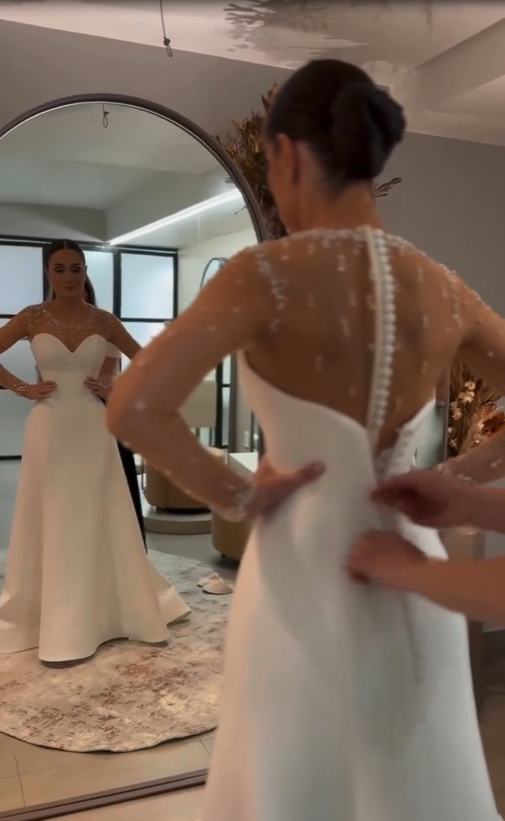 Elegant O-Neck Lace Beaded Long Sleeve Button Floor-Length Wedding Dress