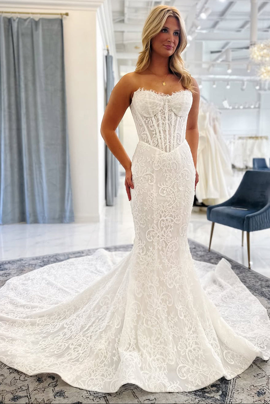 Luxurious Mermaid Scoop Neck Lace Beach Wedding Dress