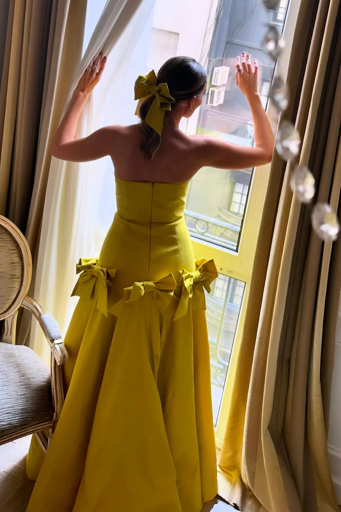 Simple Straples A-Line Bow Floor-Length Sleeveless Prom Dress