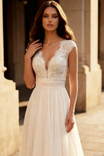 Vintage Boho A-Line Plunge Neck Lace/Chiffon Wedding Dresses With Low Back