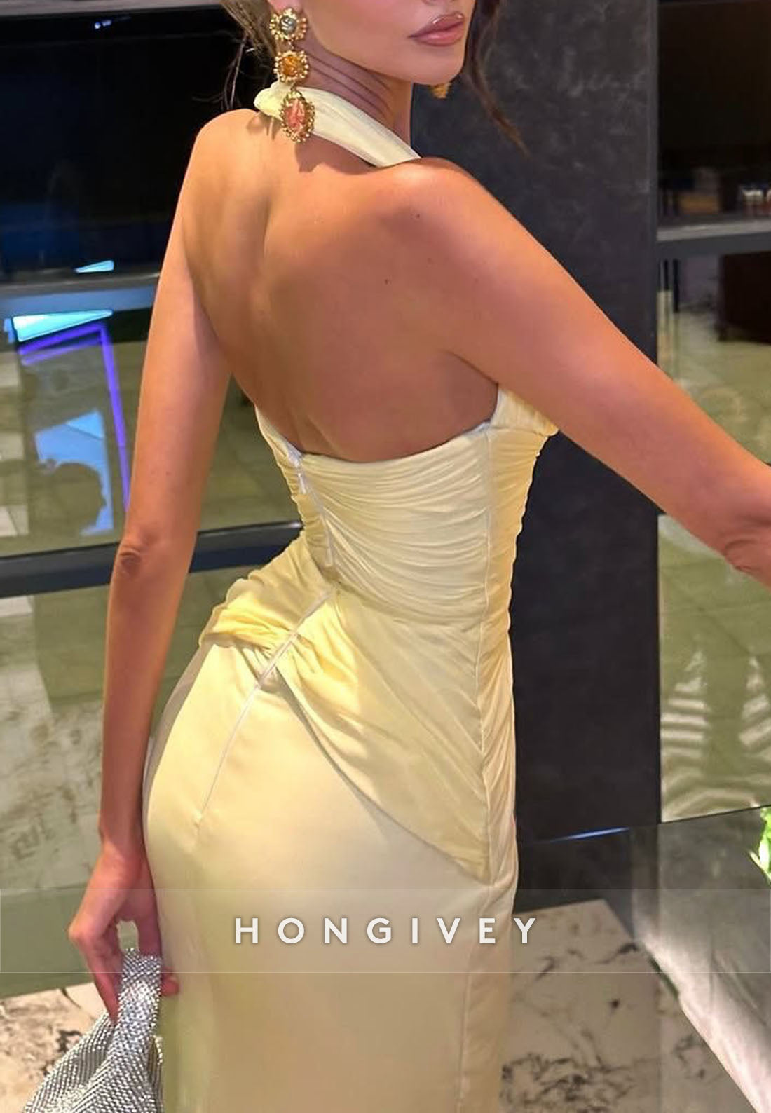 Halter Yellow Low V-Neck Floor-Length Mermaid Evening Gowns