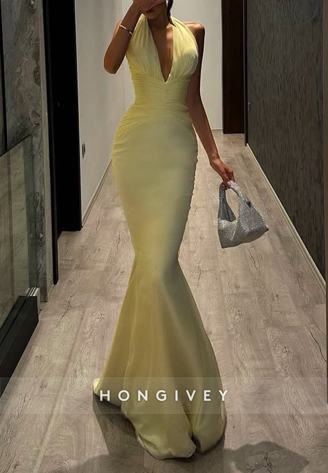 Halter Yellow Low V-Neck Floor-Length Mermaid Evening Gowns