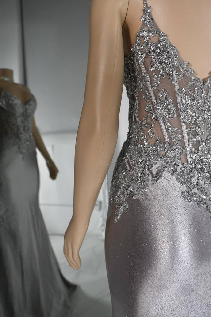 Spaghetti-Straps Silver Sleeveless Mermaid Prom Dresses Sweetheart With Sequins Zipper Back